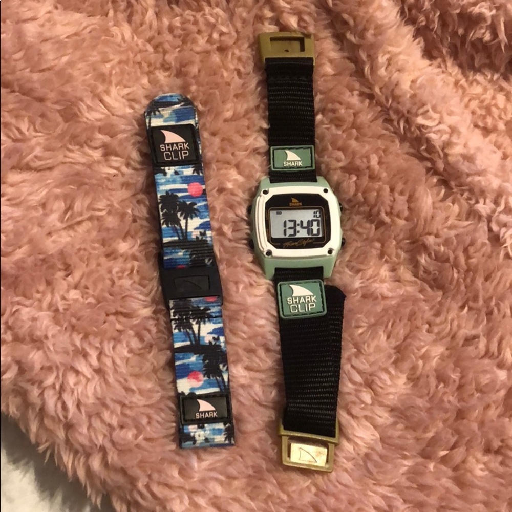 Shark watch with extra strap